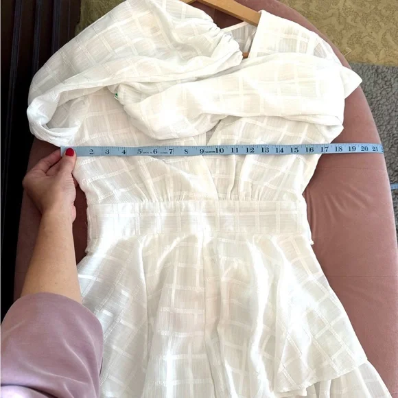 White romper long sleeves wrap size US10/ Medium - Picture 4 of 11